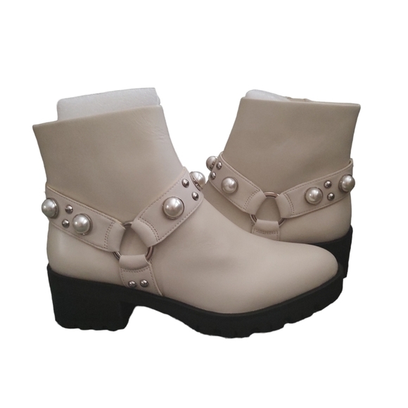 Karl Lagerfeld Paris Pixie Embellished Cream Bootie Sz 8 ~ NWOB - Picture 1 of 6